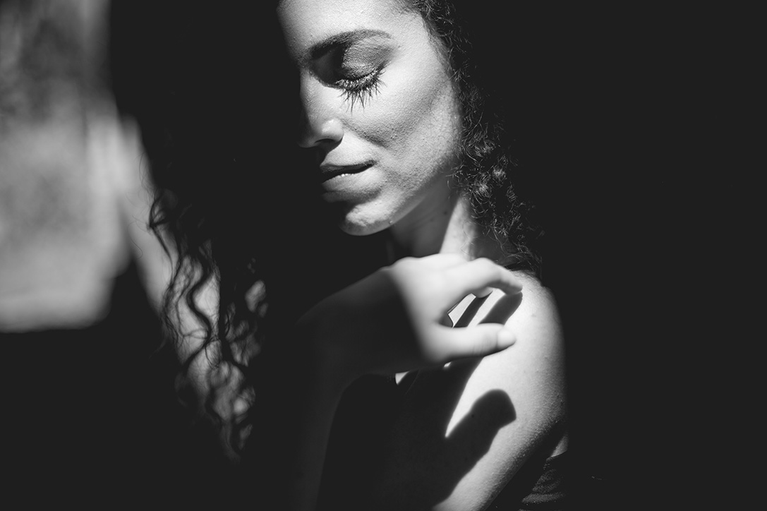 Juliana Machado lança single "Nossa Intimidade", de seu primeiro álbum