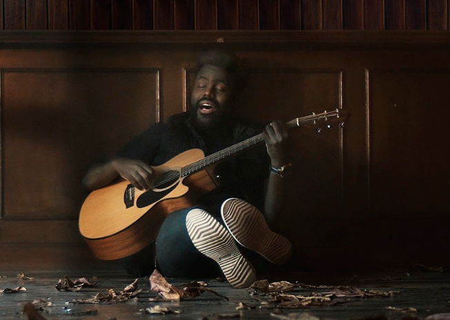 Jefte Santos apresenta seu novo single e clipe, “Deus do Secreto”