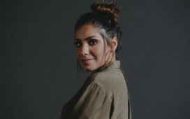 Gabriela Rocha faz show em live neste sábado