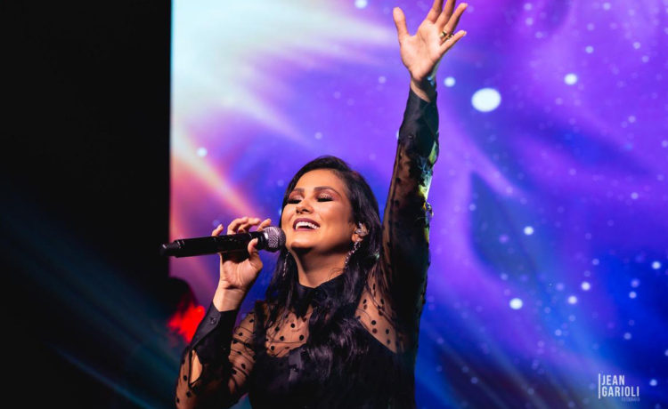 Bruna Olly canta sobre remissão e restauração em seu novo single