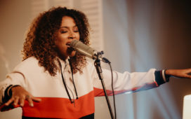 Gabriela Gomes lança o single e clipe de "Avante"