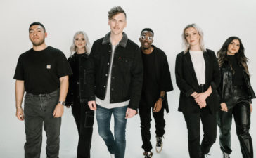 Elevation Worship lança "TUMBAS A JARDINES" sucesso nas plataformas digitais