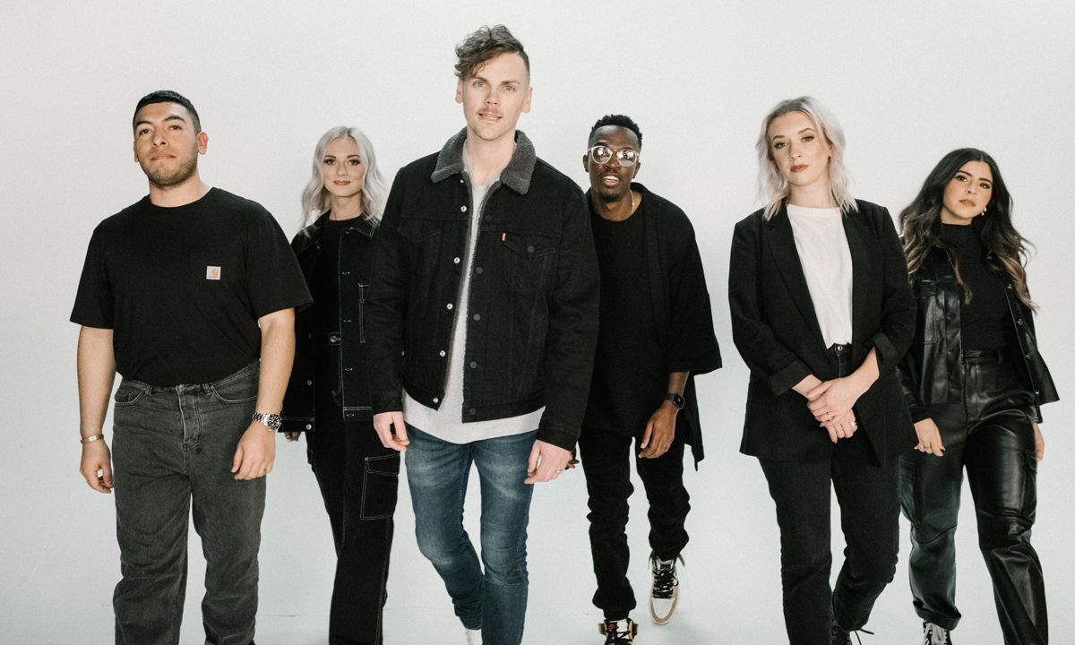Elevation Worship lança "TUMBAS A JARDINES" sucesso nas plataformas