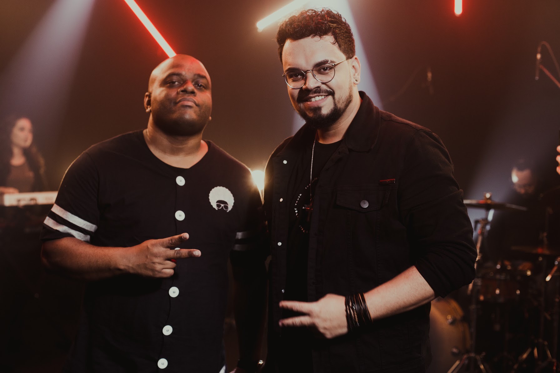Kuka Santos lança single com participação de Lito Atalaia