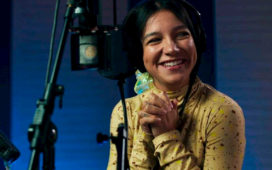 Priscilla Alcântara interpreta "Vou Voar", tema da animação "A Caminho da Lua