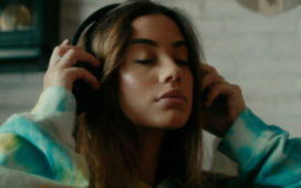 Single “Resultado” estreia nova fase de Isadora Pompeo