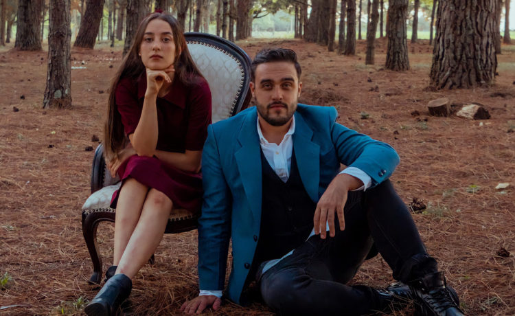 Pedro Valença apresenta o single "Tantos Mares"