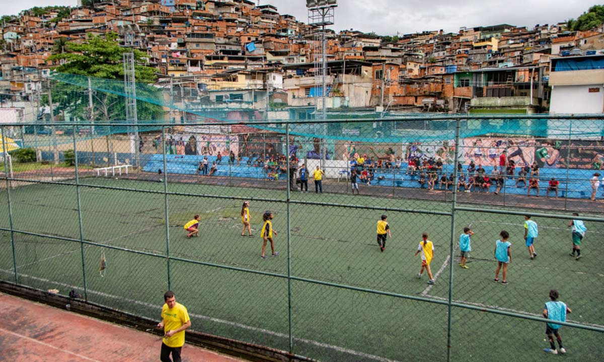 Complexo do Alemão recebe a 1ª edição da Ação Social Esperança Rio