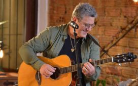 Nani Azevedo resgata a história da música evangélica no projeto "Sala de Intimidade"