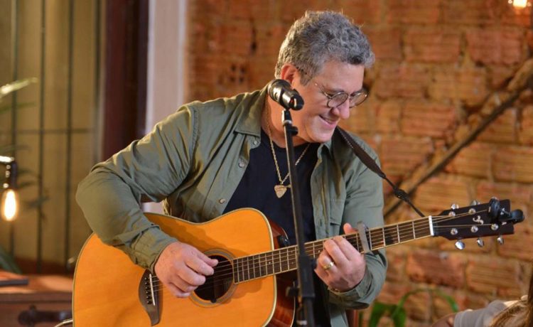 Nani Azevedo resgata a história da música evangélica no projeto "Sala de Intimidade"