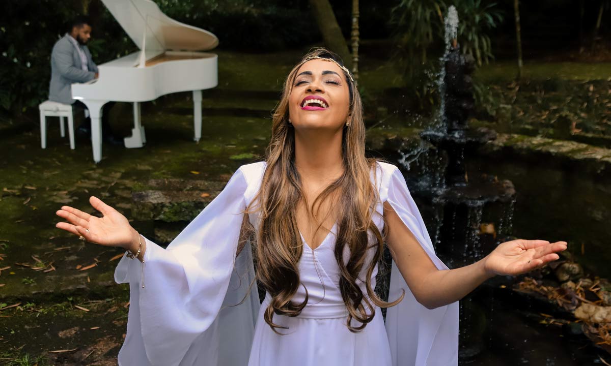 Alessandra Teixeira lança novo single: “Te Amo Espírito Santo”