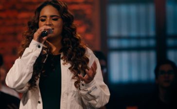 Sucesso mundial, “Believe For It”, ganha nova interpretação na voz de Sarah Beatriz