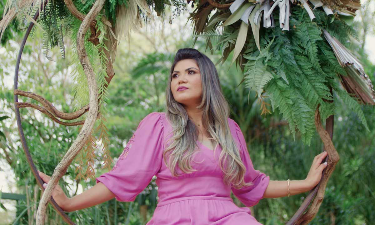 Baseado na história da Rainha Ester, Michelly Veras lança o single “Cetro de Justiça”